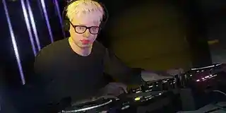 Nightclub: Resident DJ — route or variant image 4