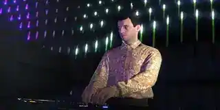 Nightclub: Resident DJ — route or variant image 2