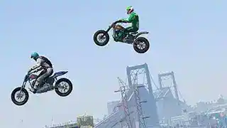 Stunt Race - Over the Bridge — reference image